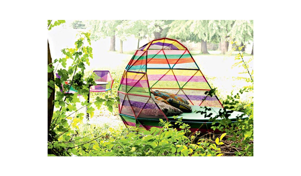 Tropicalia outdoor circular sofa