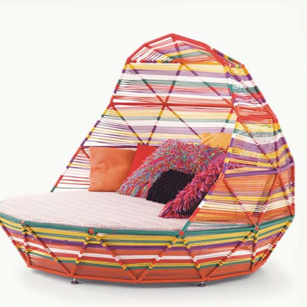 Tropicalia outdoor circular sofa